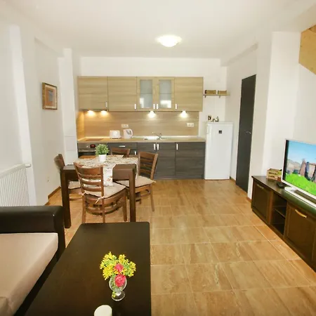 אתר נופש Bukor Shtepi Magnolia 4*