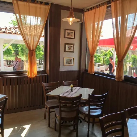 Bukor Shtepi Magnolia Здравен курорт Mandrica